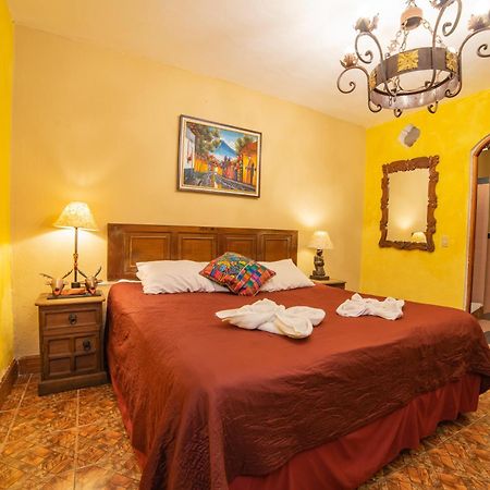 אנטיגואה גואטמלה Hotel Gran Plaza Euromaya מראה חיצוני תמונה