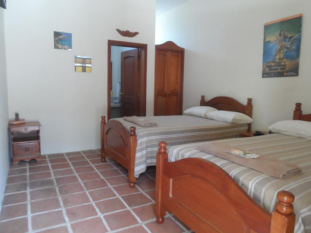 אנטיגואה גואטמלה Hotel Gran Plaza Euromaya חדר תמונה