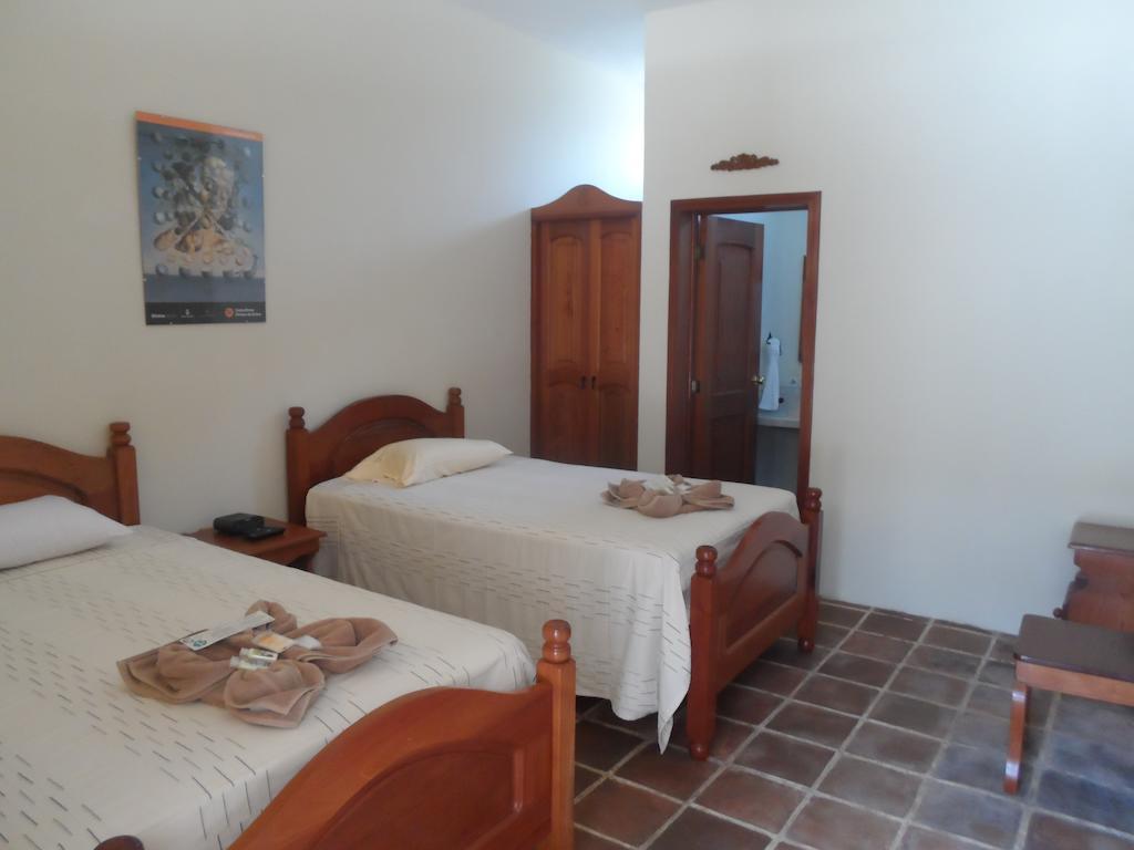 אנטיגואה גואטמלה Hotel Gran Plaza Euromaya חדר תמונה